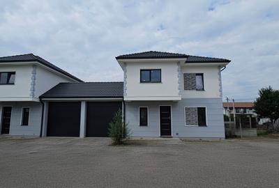Duplex cu 4 camere în Moșnița Nouă