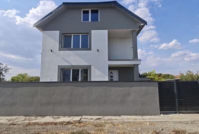 Casa Individuala Becicherecu Mic,P+M,4 Camere,2 Bai,Garaj - 1
