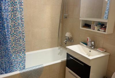 Apartament cu 3 camere semidecomandat în Ștefan cel Mare
