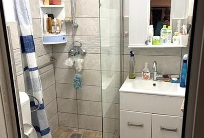 Apartament 2 camere, renovat partial, centrala termica noua, balcon inchis. Zona - 7