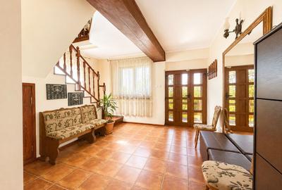 Vila de lux 310 mp construiti, cu piscina 40mp, Bucium Iasi, 1500mp teren, garaj foisor livada - 17