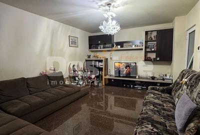 Apartament cu 4 camere decomandat, mobilat în Mircea-Vodă