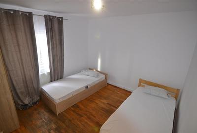 Apartament 3 camere decomandat intrare Răcădău, Str. Carpați - 4