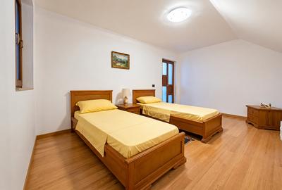 Casa spatioasa de inchiriat cu 5 camere in Zimandu Nou - 8