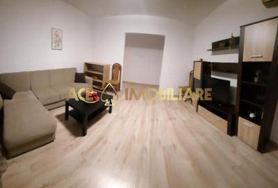 Apartament cu 3 camere decomandat, mobilat în Victoriei