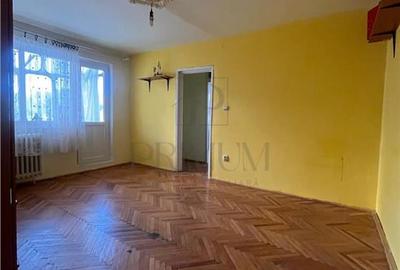 Apartament cu 4 camere semidecomandat, mobilat în Soarelui