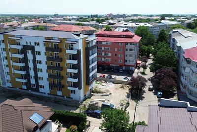 Apartament cu 3 camere decomandat în Est