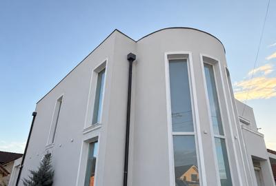 Casă individuală cu 5 camere în Sântandrei