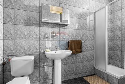 Casă cu 3 camere de vânzare în zona Intim- Str. Andrei Saguna - 8