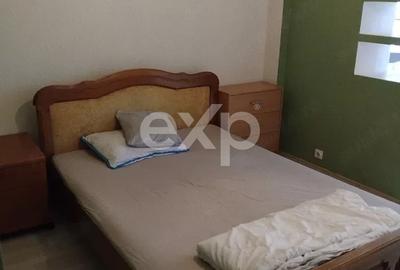 Apartament cu 3 camere semidecomandat, mobilat în Plopilor