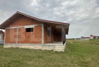 Casă individuală cu 3 camere în Periferie