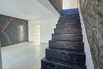 Oferta vanzare parte din duplex P+M Pitesti, 138000 EURO - 13