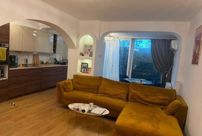 Apartament cu 2 camere decomandat, mobilat în Primăverii