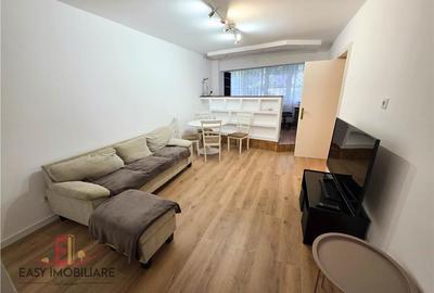 Apartament cu 3 camere decomandat în Cornișa