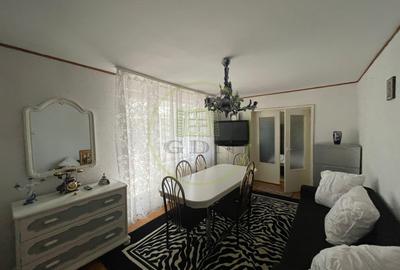 Apartament cu 4 camere decomandat, mobilat în Reghin