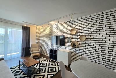 Apartament cu 2 camere semidecomandat, mobilat în Central