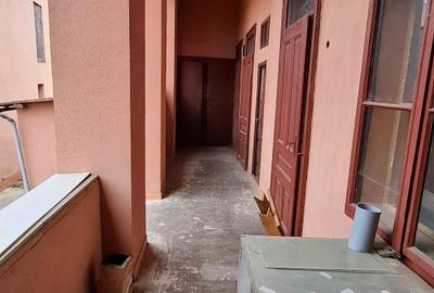 Casa de vanzare  - Ilia, str. Traian , nr. 2 - 5