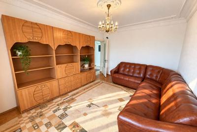 Apartament cu 3 camere decomandat în Păcurari
