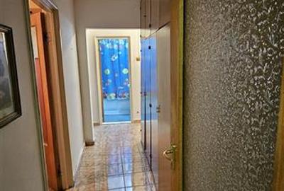 Berceni-Aparatorii Patriei,apartament 4 camere,loc parcare,COMISION 0% - 12