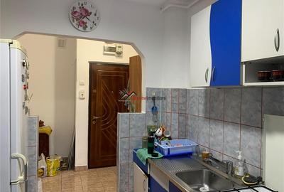 Apartament 2 camere + bucătărie, renovat recent, cu parcare – Dealul F - 3