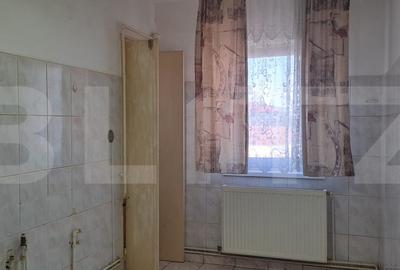 Apartament 2 camere, etaj 4, zona centrală, Făgăraș – nemobilat, de renovat - 3