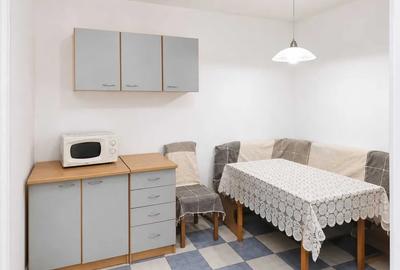 Apartament 3 camere bloc anii 80 P Lahovari-P Romana metrou 3' - 5