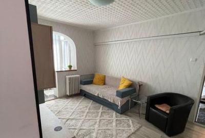 Apartament cu 2 camere semidecomandat, mobilat în Băneasa