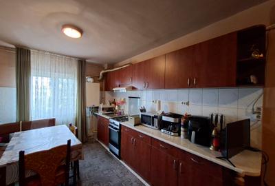 De vanzare 3 camere decomandat - 1