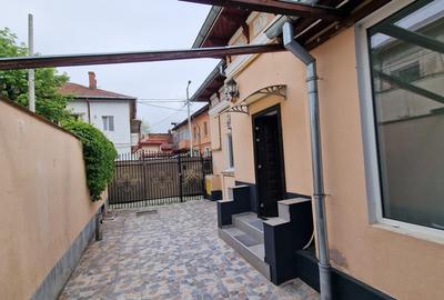 Casă individuală cu 4 camere în 1 Mai