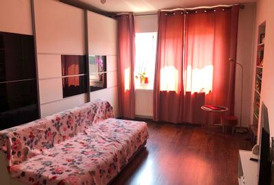 Zona buna, spatios,  langa  Facultatea  Economie - 2