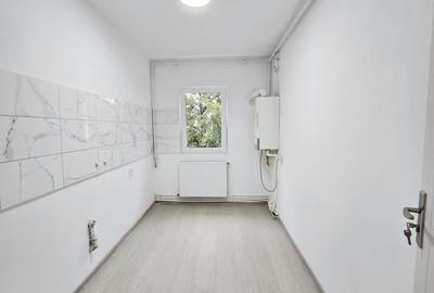 Apartament cu 2 camere decomandat Nicolina-Pizza Nico, Renovat, Etaj 2 - 9