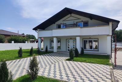 Casă individuală cu 5 camere în Central