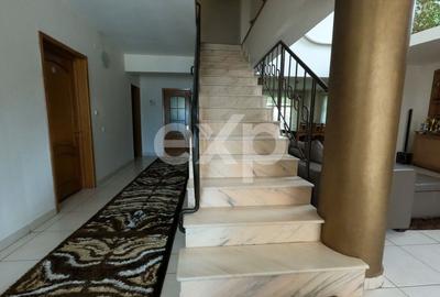 Vilă Exclusivistă cu Terasă și Curte Generoasă în Găvana, Pitești - 20
