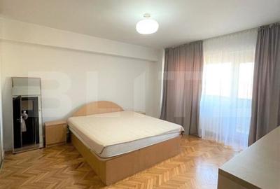 Apartament cu 3 camere decomandat, mobilat în Central
