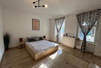 Casă individuală cu 6 camere în Central