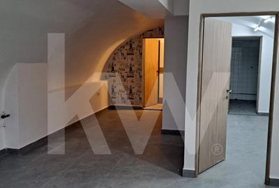 Spatiu comercial ultracentral, curte si loc de parcare - 4