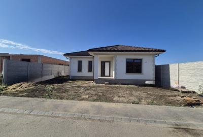 Vilă la sol, 131 mp utili, teren 500 mp, Via Carmina Arad, comision 0% - 17