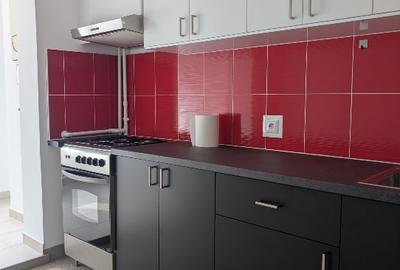 Apartament cu 3 camere decomandat în Iancului