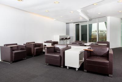 Acces la un spațiu de birou profesional pentru 10 persoane în Regus Charles de - 4