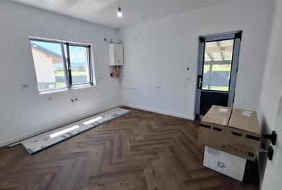 Casa Holboca 4 camere | 2 bai | Incalzire pard |Teren 465 mp | 0% Comision - 8