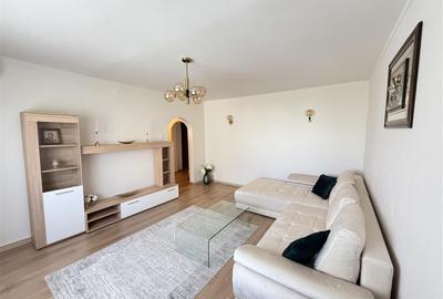 Apartament cu 3 camere decomandat, mobilat în Vitan
