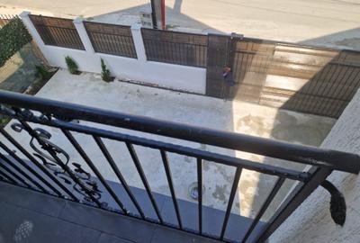 Direct proprietar vând vilă  P+1 în Lumina - 9