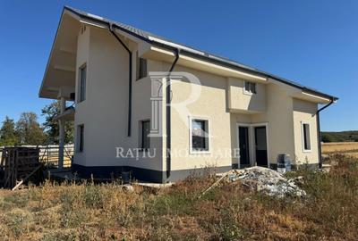 Casă individuală cu 6 camere în Oncea
