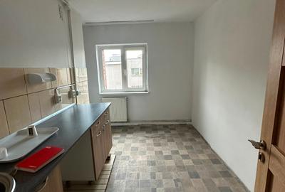 Apartament 2 camere decomandat Central  2 balcoane - 6