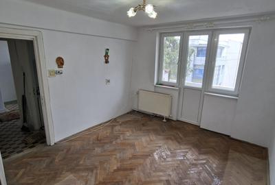 Garsonieră decomandată în Banca Națională