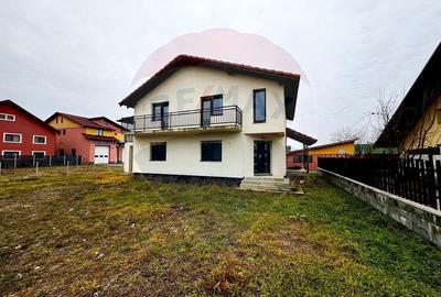 Casă de vânzare Jucu - 2