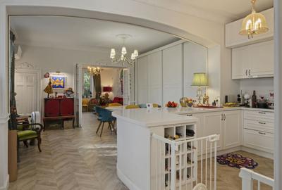 Apartament premium în vilă interbelică | Zona Cașin – Arcul de Triumf | Curte - 1