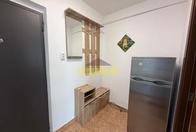 De închiriat garsonieră, zona Capat 1. - 3
