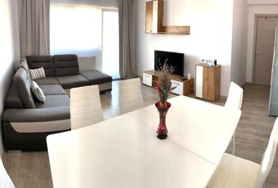 Apartament cu 3 camere decomandat în Titan