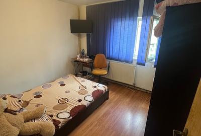 1 Decembrie-Pallady,apartament 3 camere decomandat - 2